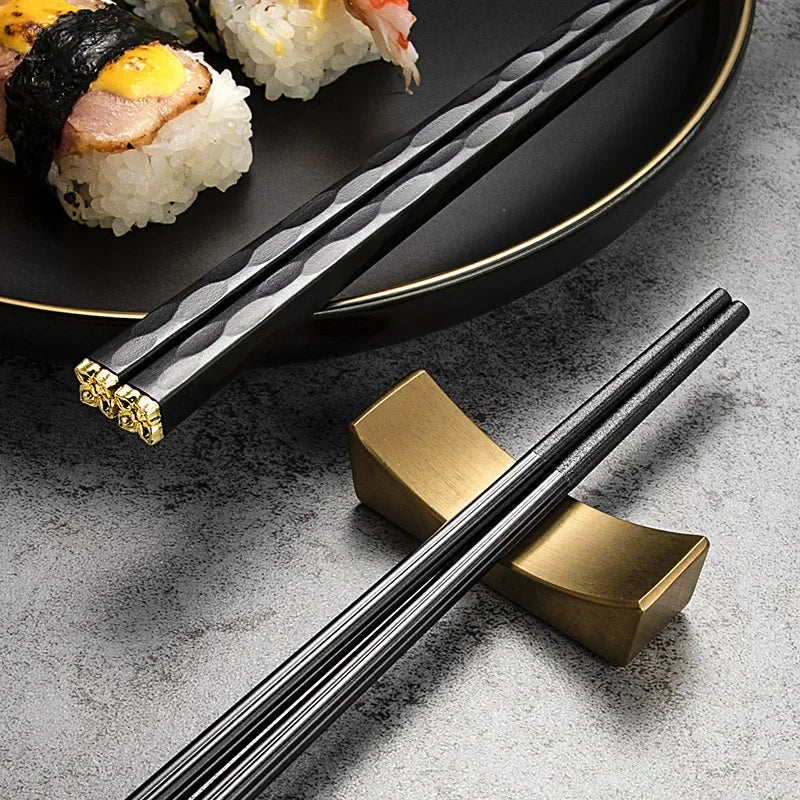 AMICI™ Zwart-Gouden Chopsticks – Een luxe toevoeging aan jouw tafel